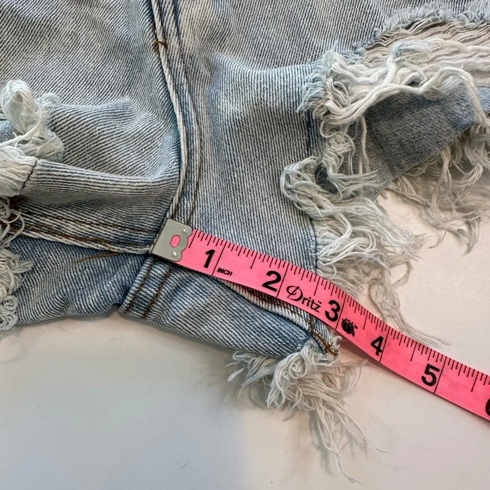 Signature 8 Jean Shorts Eight High Waisted Distressed Denim Women’s Size Small